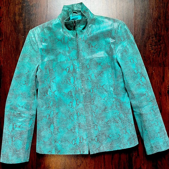 Bernardo Jackets & Blazers - SOLD‼️BERNARDO GENUINE LEATHER JACKET BLUE PYTHON SNAKE PRINT POCKETS SILK